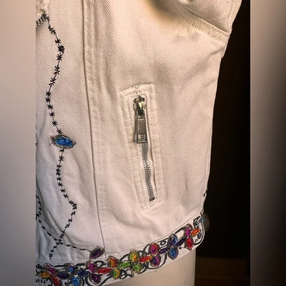 Handmade Upcycled White Denim Jacket Small Artist Embroidered One-of-a-Kind Coat - Picture 6 of 9